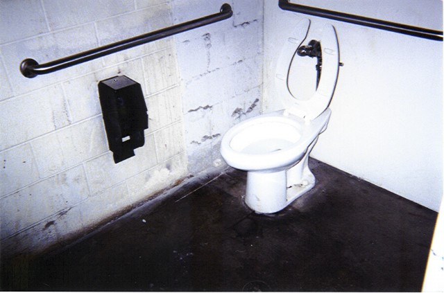 ../Images/043002p004.jpg